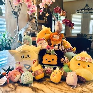 16 Squishmallows (+ 2 Tsum’s) MEGA BUNDLE!! - 2024 EGGcellent Addition Edition